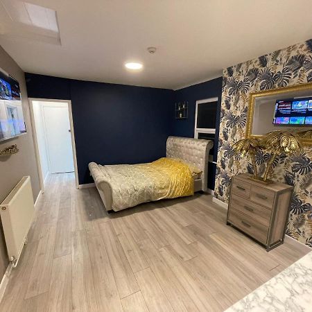 Selection Of Stylish Apartments Within Walking Distance Of Cardiff City Centre Buitenkant foto