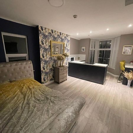 Selection Of Stylish Apartments Within Walking Distance Of Cardiff City Centre Buitenkant foto