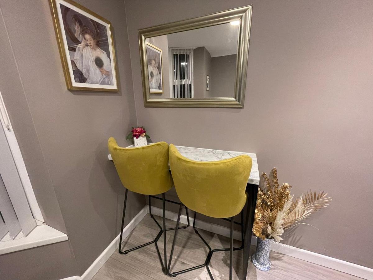 Selection Of Stylish Apartments Within Walking Distance Of Cardiff City Centre Buitenkant foto