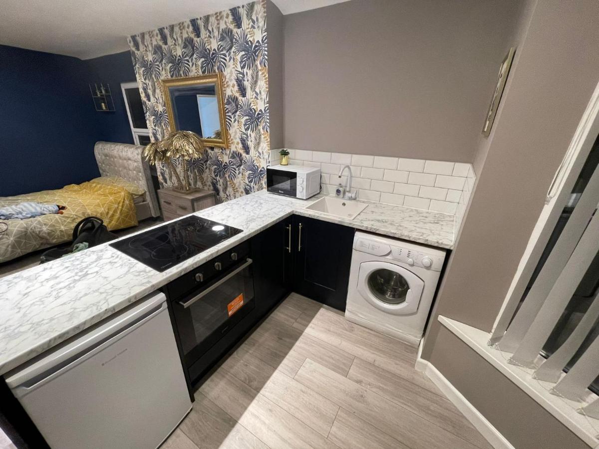 Selection Of Stylish Apartments Within Walking Distance Of Cardiff City Centre Buitenkant foto