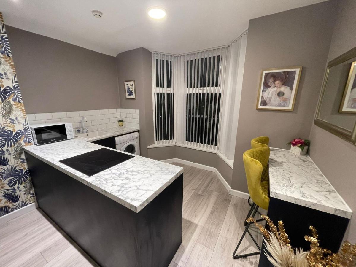 Selection Of Stylish Apartments Within Walking Distance Of Cardiff City Centre Buitenkant foto